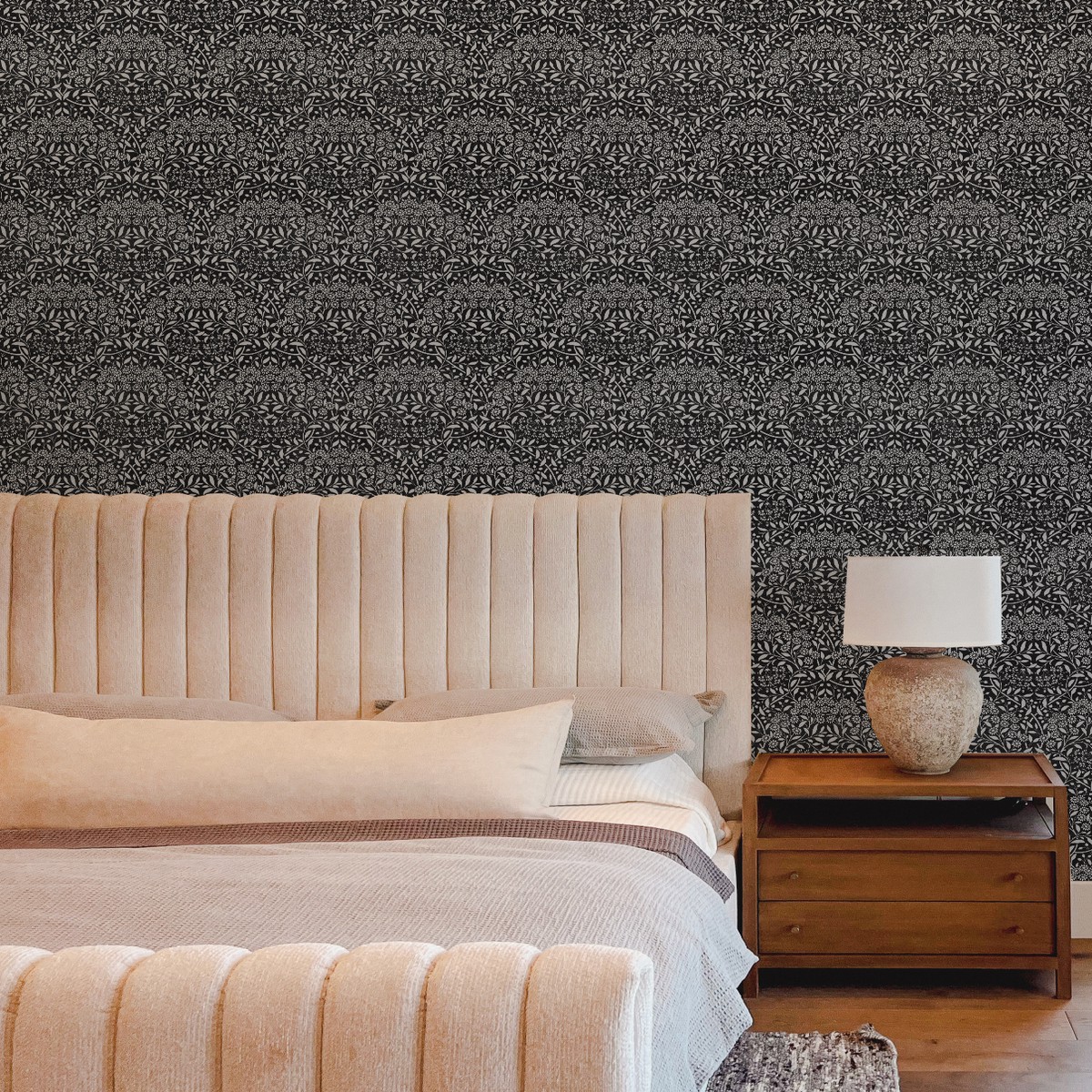 Vintage Posie Black White Wallpaper